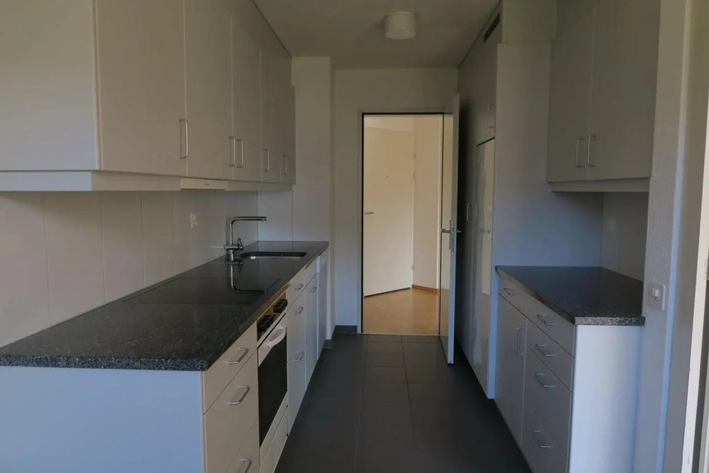 Appartement 5 1/2 pièces, rez-de-chaussée gauche - Photo 2 sur 9