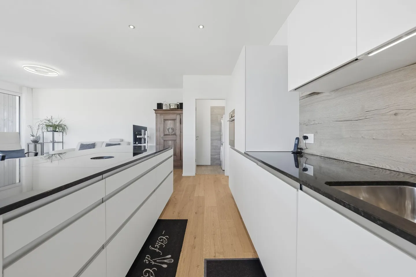 Penthouse jewel with 76m² terrace and panoramic view - Photo 6 of 12
