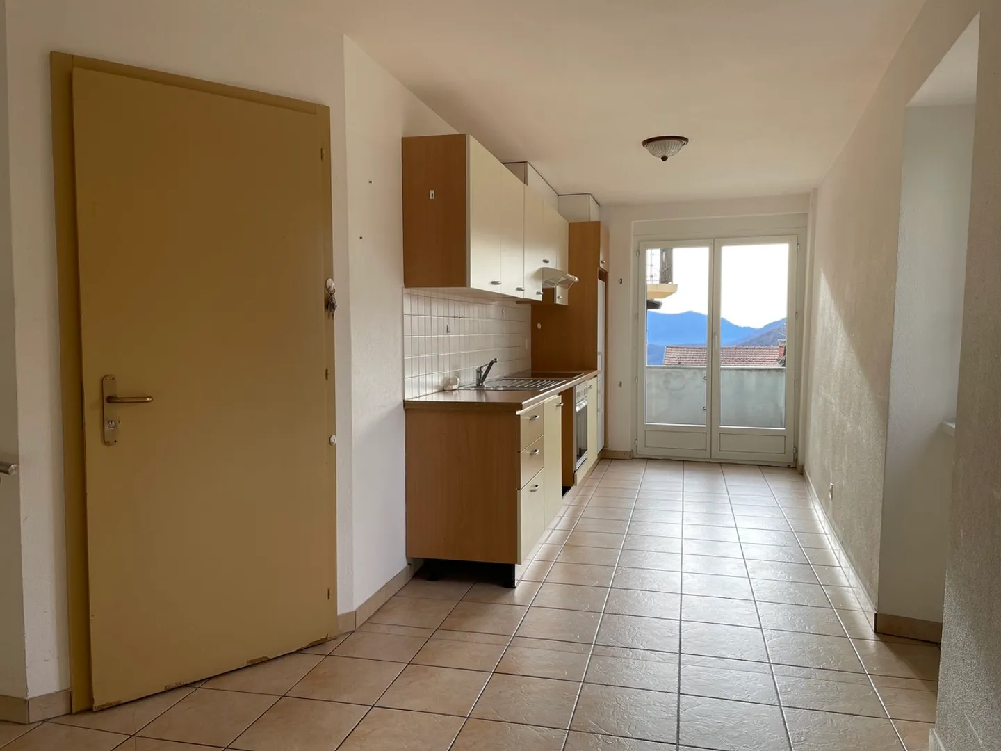Casa di nucleo con due appartamenti - Foto 2 di 19