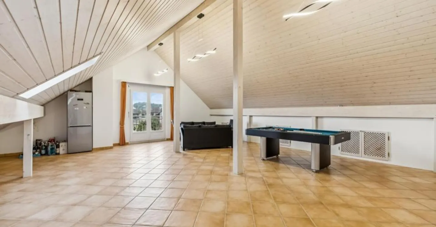 Characterful 5.5-room duplex with vast independent space - Photo 9 of 13