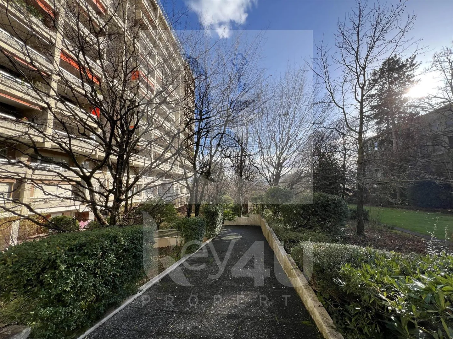 ESCLUSIVITÀ - Appartamento luminoso e spazioso con 3 camere - Casatax - Foto 10 di 10