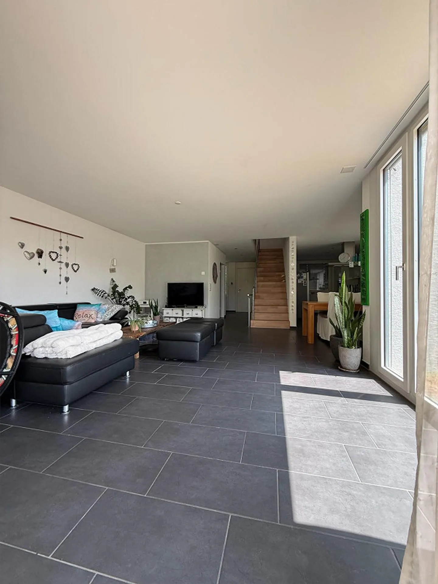 Charmante Maisonette in Biel-Benken - Foto 2 von 6