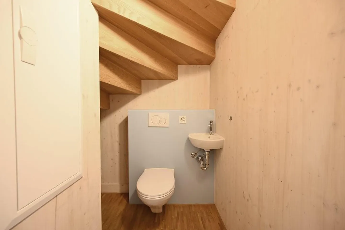 3-storey 6.5-room terraced single-family house in Herrenschwanden - Photo 7 of 12