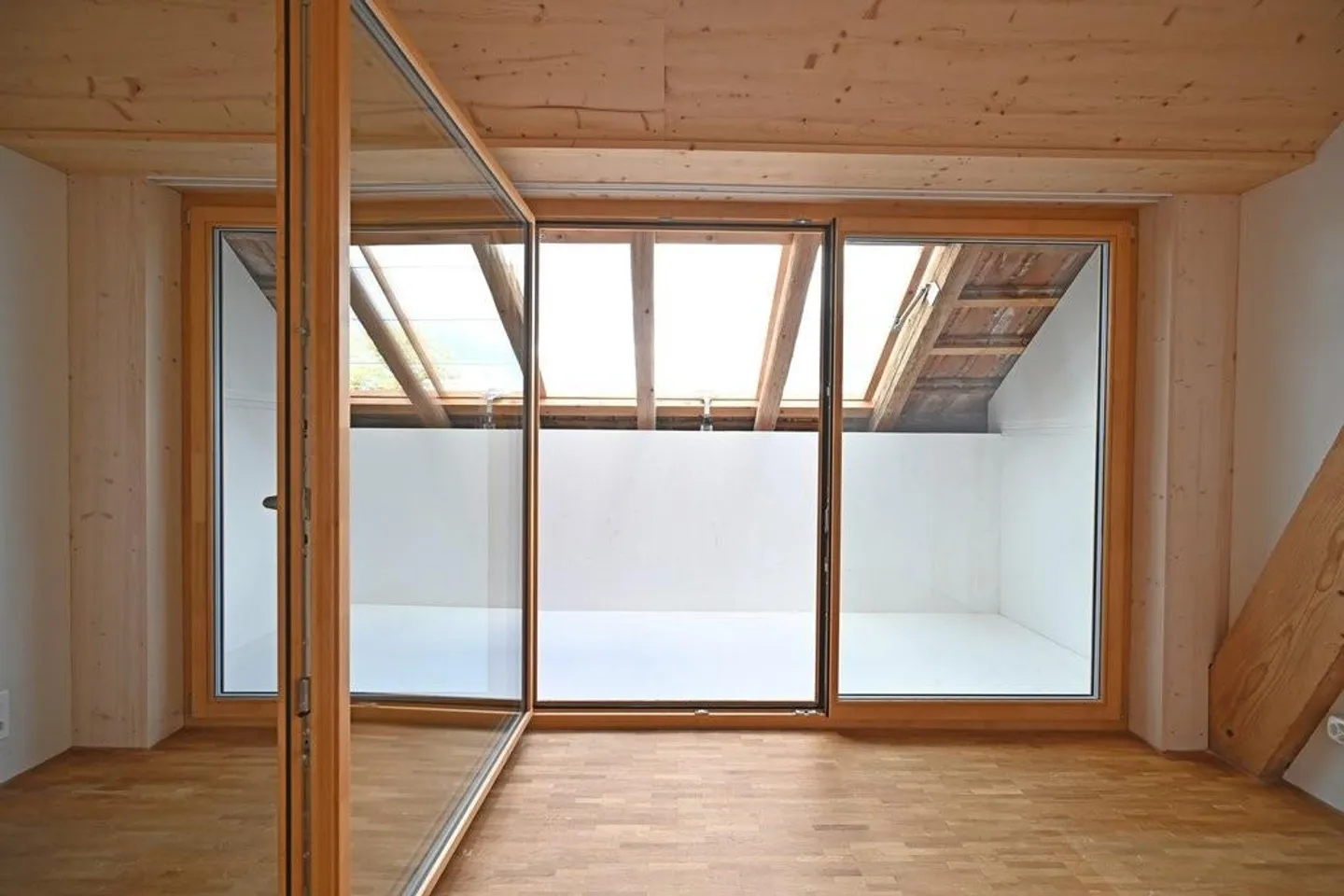 3-storey 6.5-room terraced single-family house in Herrenschwanden - Photo 9 of 12