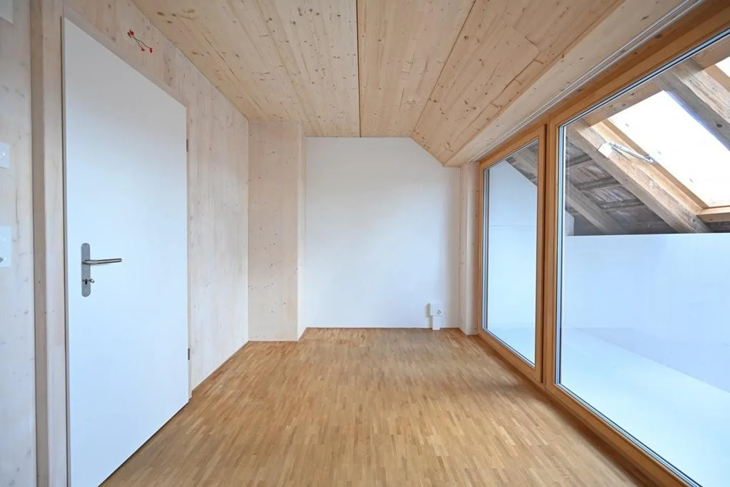 3-storey 6.5-room terraced single-family house in Herrenschwanden - Photo 11 of 12