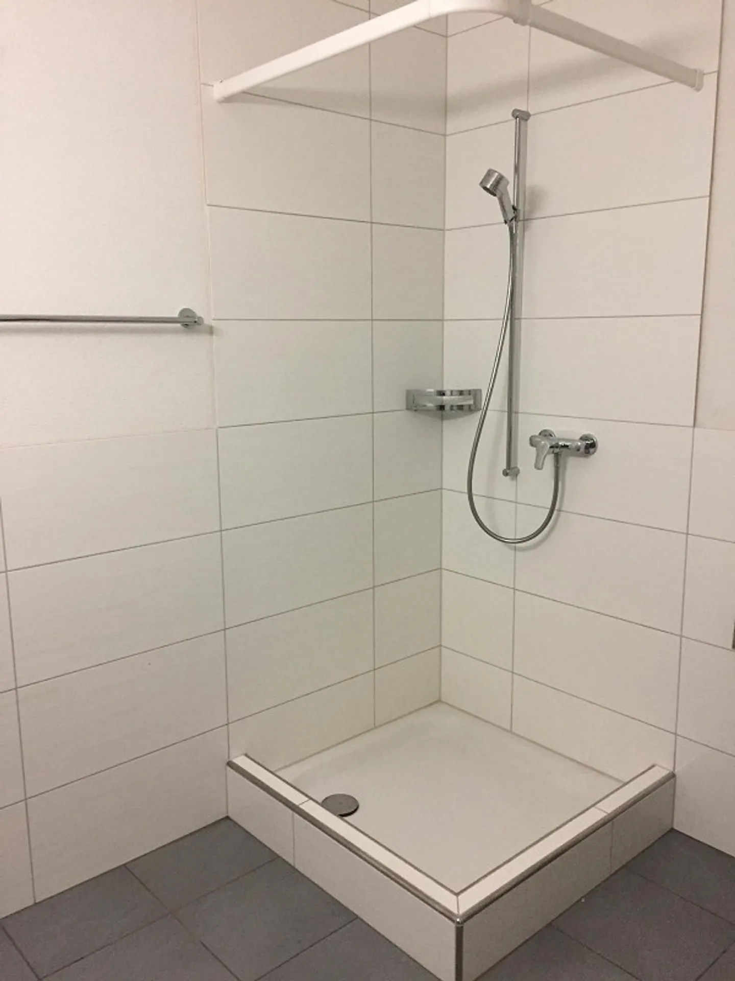 Great 2.5-room apartment in a central location - Photo 7 of 8