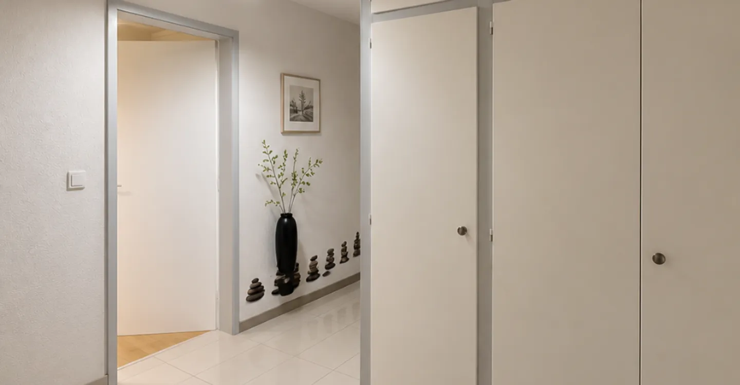 Charming 3.5-room apartment with balcony and unobstructed view in Villaraboud - Photo 5 of 8