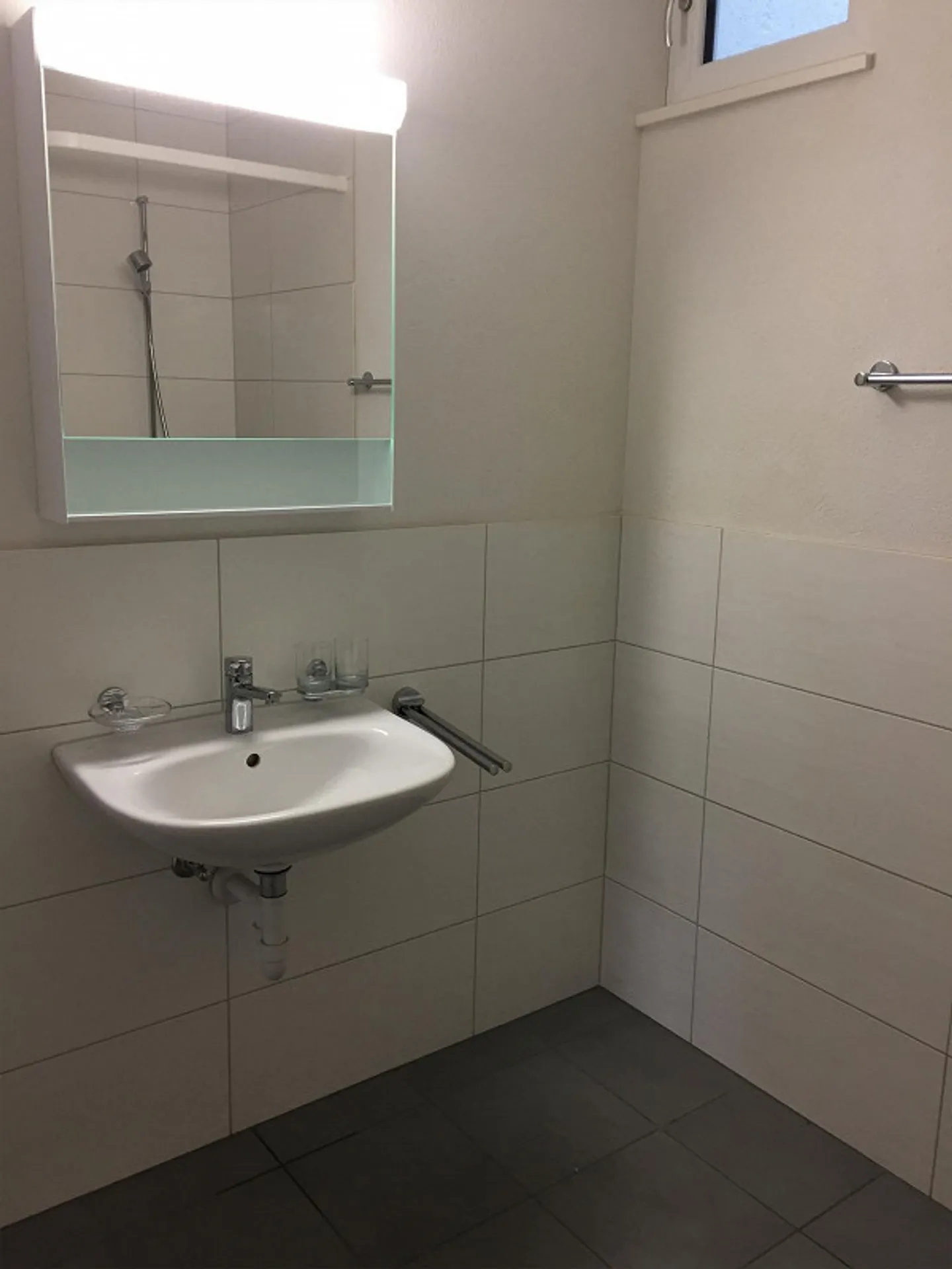 Great 2.5-room apartment in a central location - Photo 6 of 8