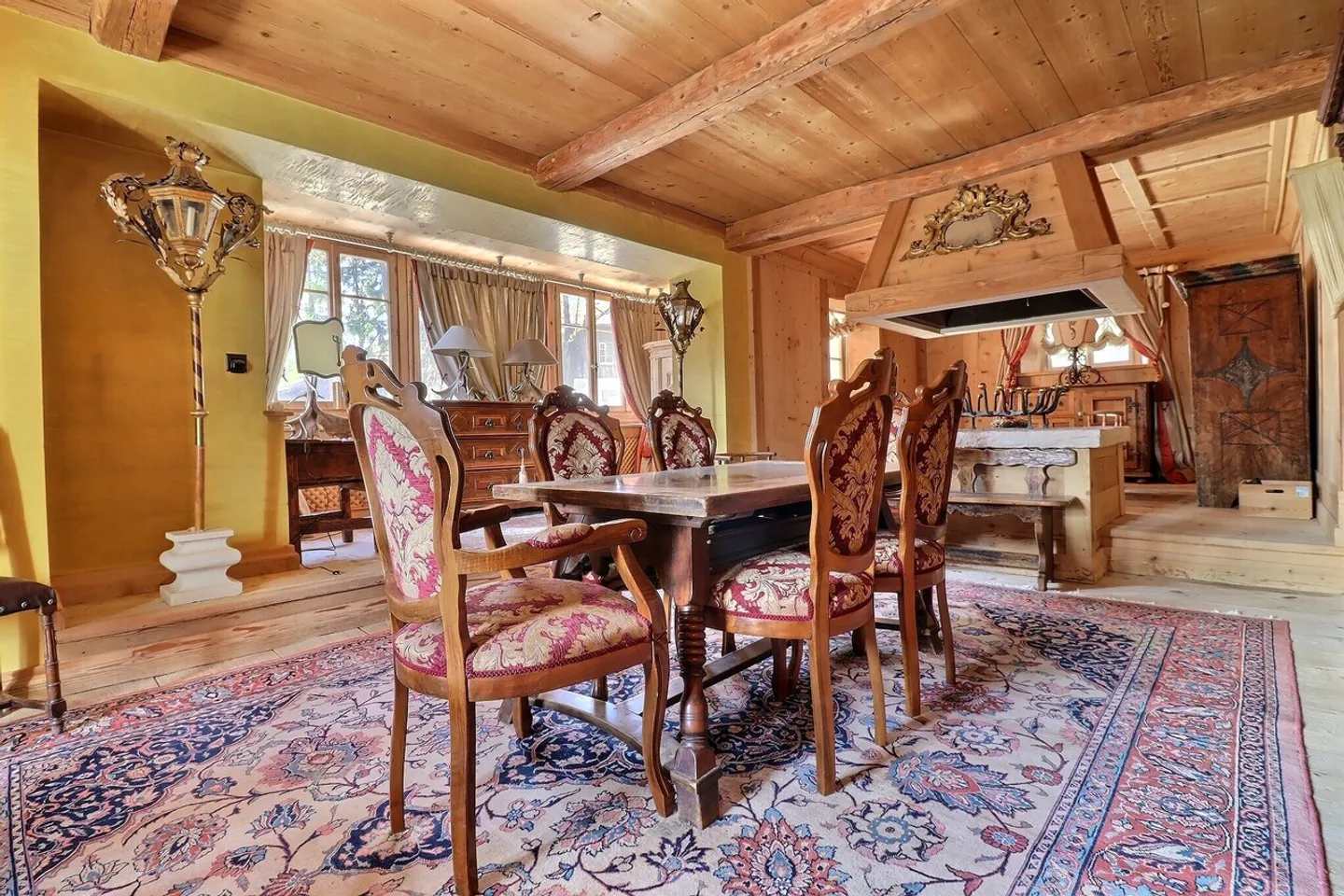 Charming Family Home with Garden - Photo 5 of 13