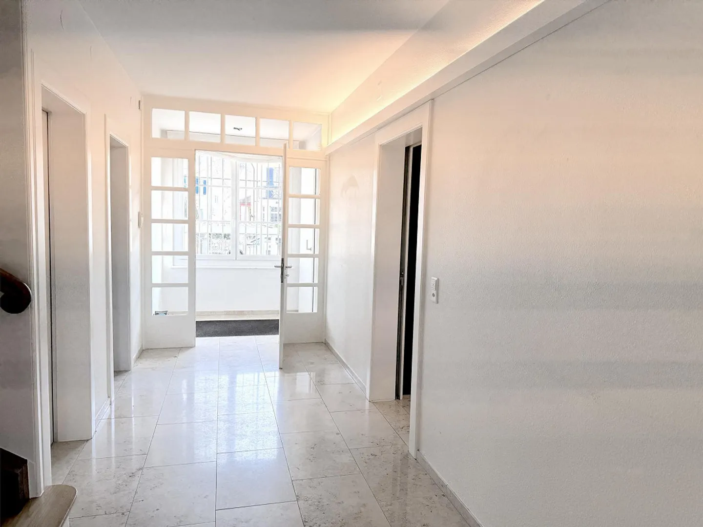 Affascinante casa a schiera di 10 stanze in posizione privilegiata a Riehen con giardino da sogno - Foto 4 di 14