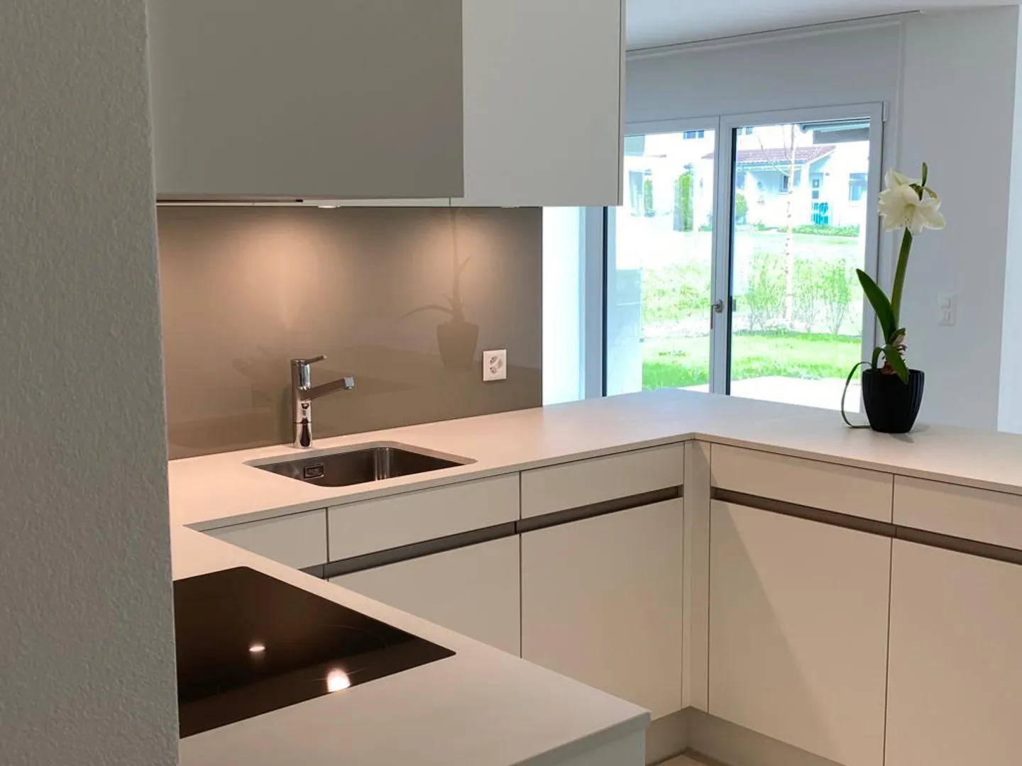 Spacious 4.5 Room Apartment - Photo 3 of 12