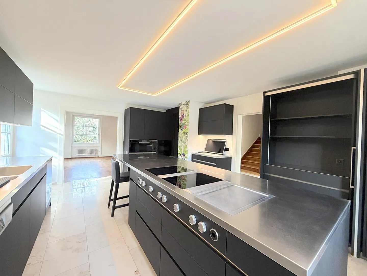 Affascinante casa a schiera di 10 stanze in posizione privilegiata a Riehen con giardino da sogno - Foto 8 di 14