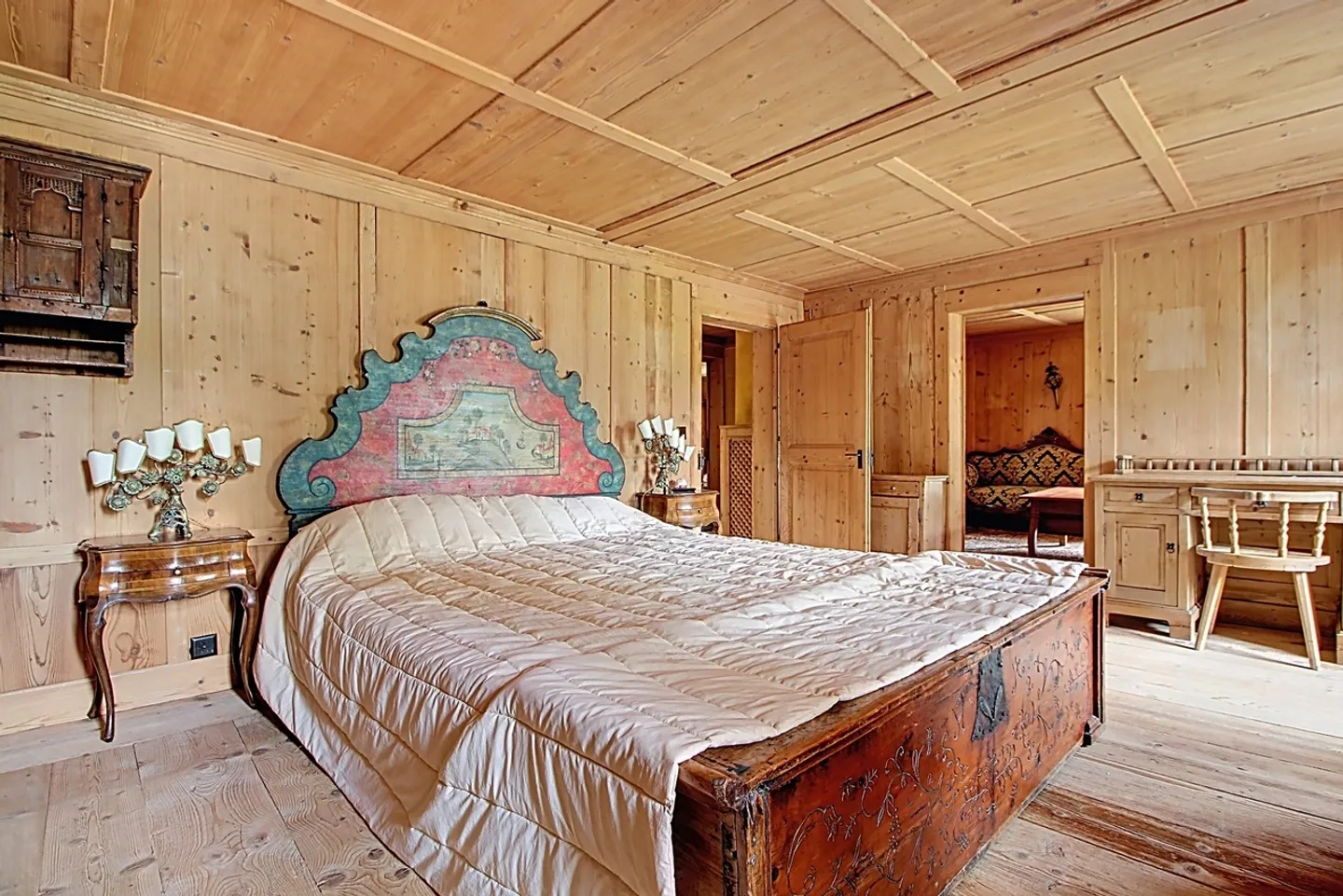 Charming Family Home with Garden - Photo 8 of 13