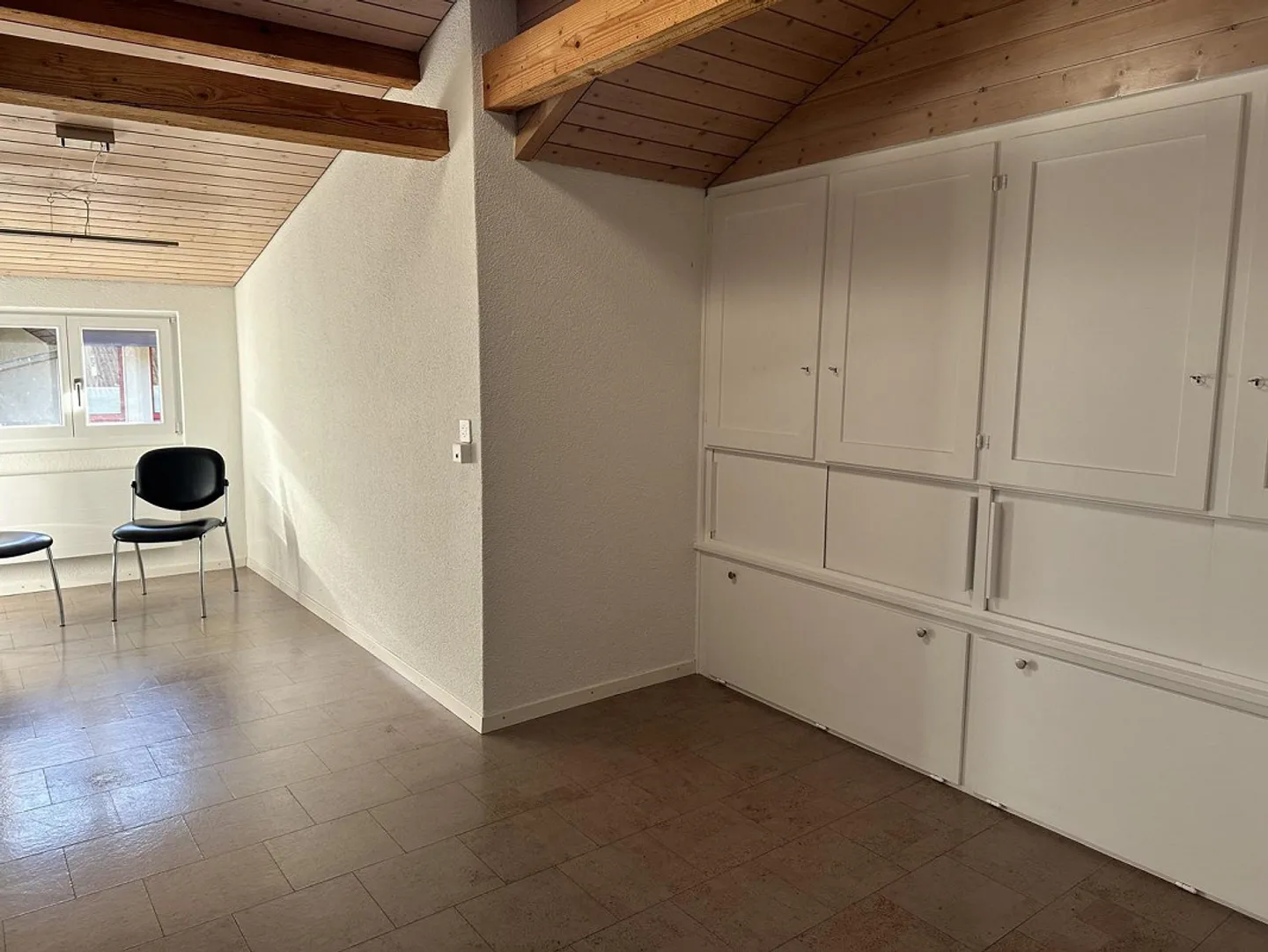 Bureau ou locaux de pratique flexibles dans un emplacement central à Spiez - Photo 2 sur 5