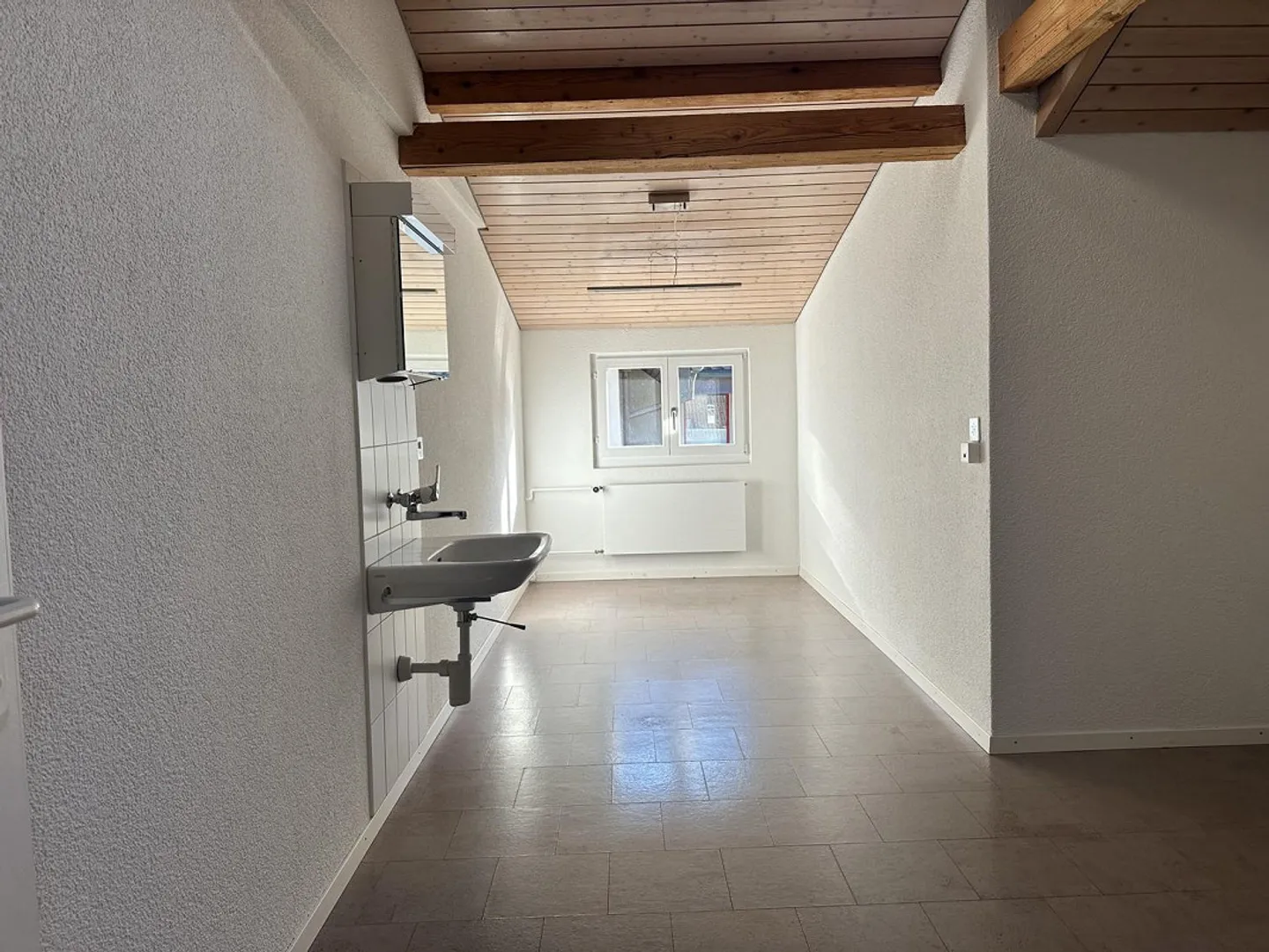 Bureau ou locaux de pratique flexibles dans un emplacement central à Spiez - Photo 3 sur 5