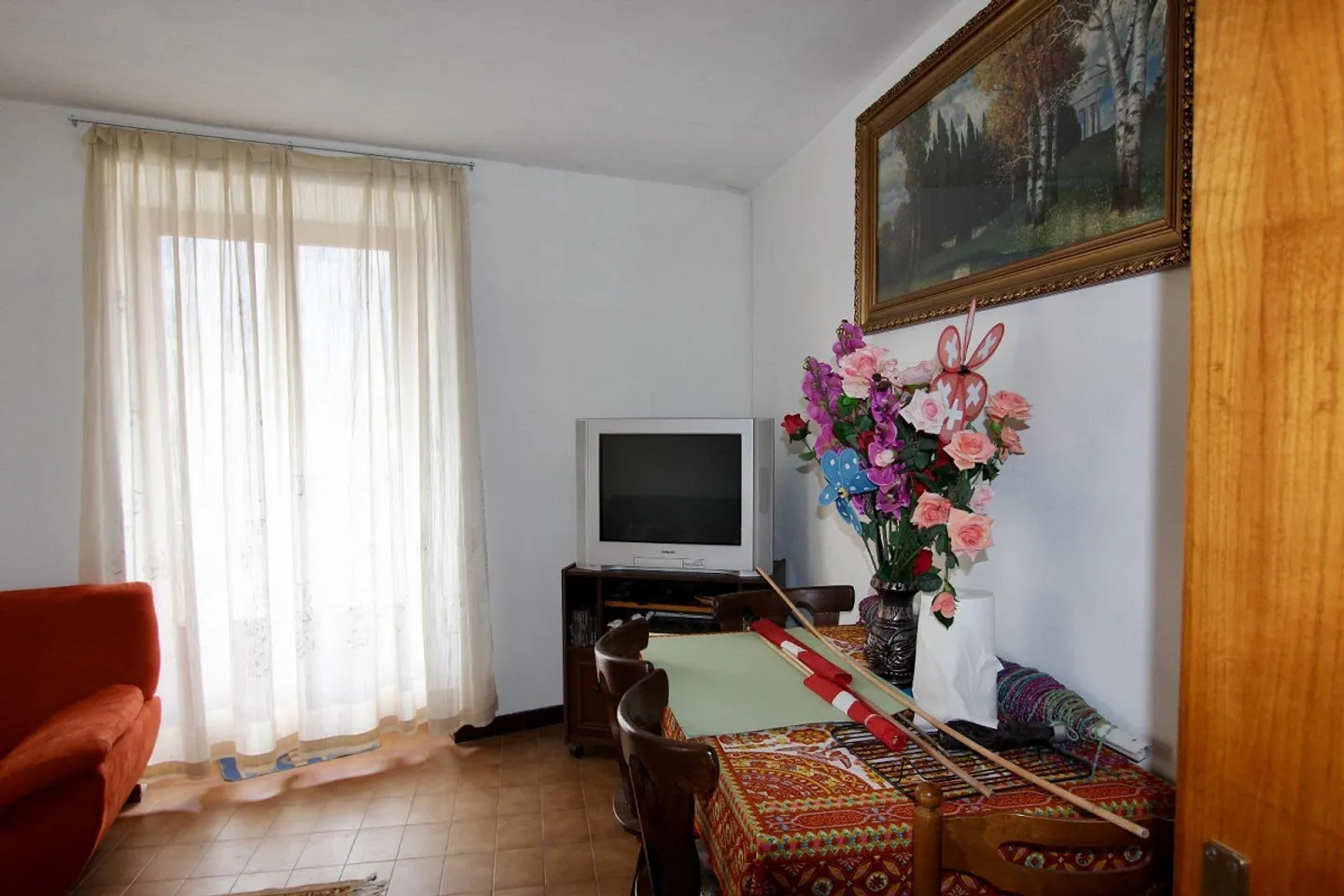 Casa di 6 1/2 locali in posizione molto tranquilla e soleggiata - Foto 6 di 17