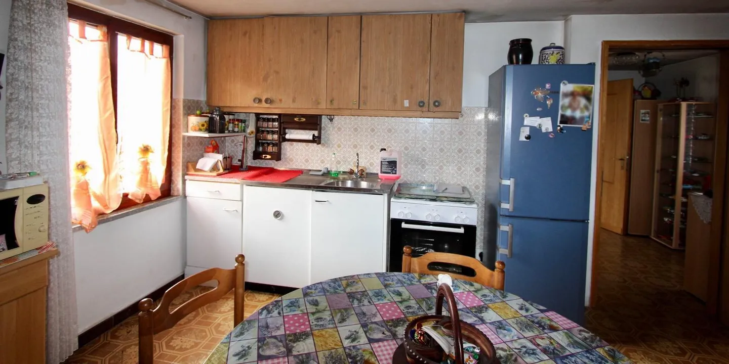 Casa di 6 1/2 locali in posizione molto tranquilla e soleggiata - Foto 7 di 17