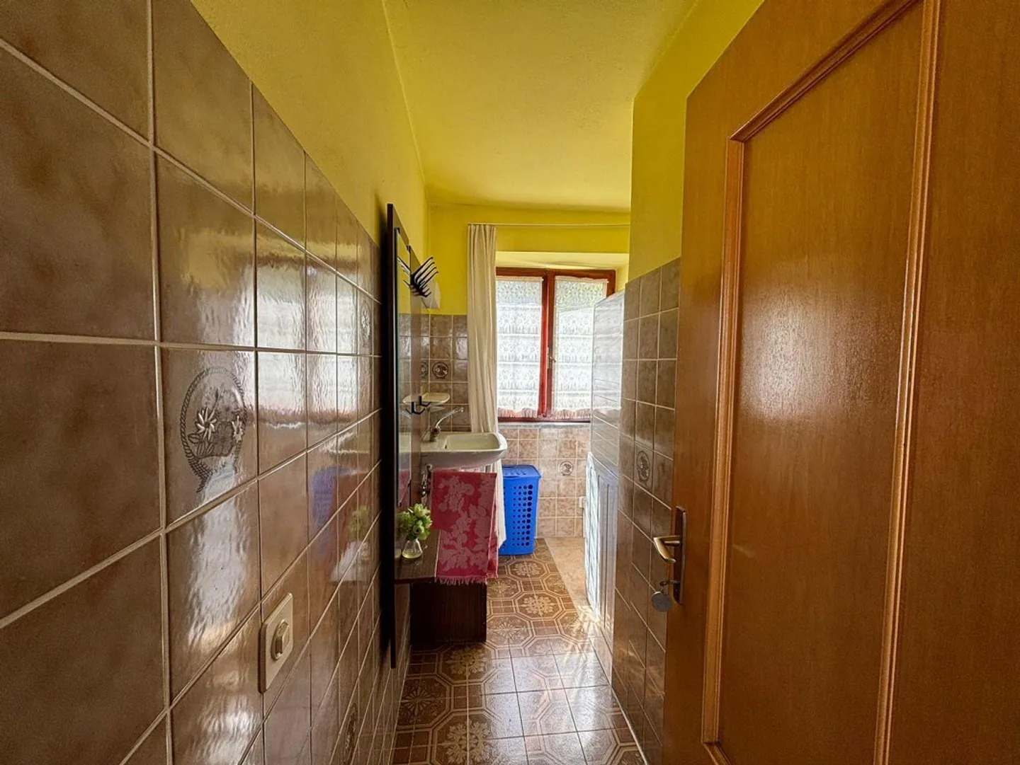 Casa di 6 1/2 locali in posizione molto tranquilla e soleggiata - Foto 10 di 17