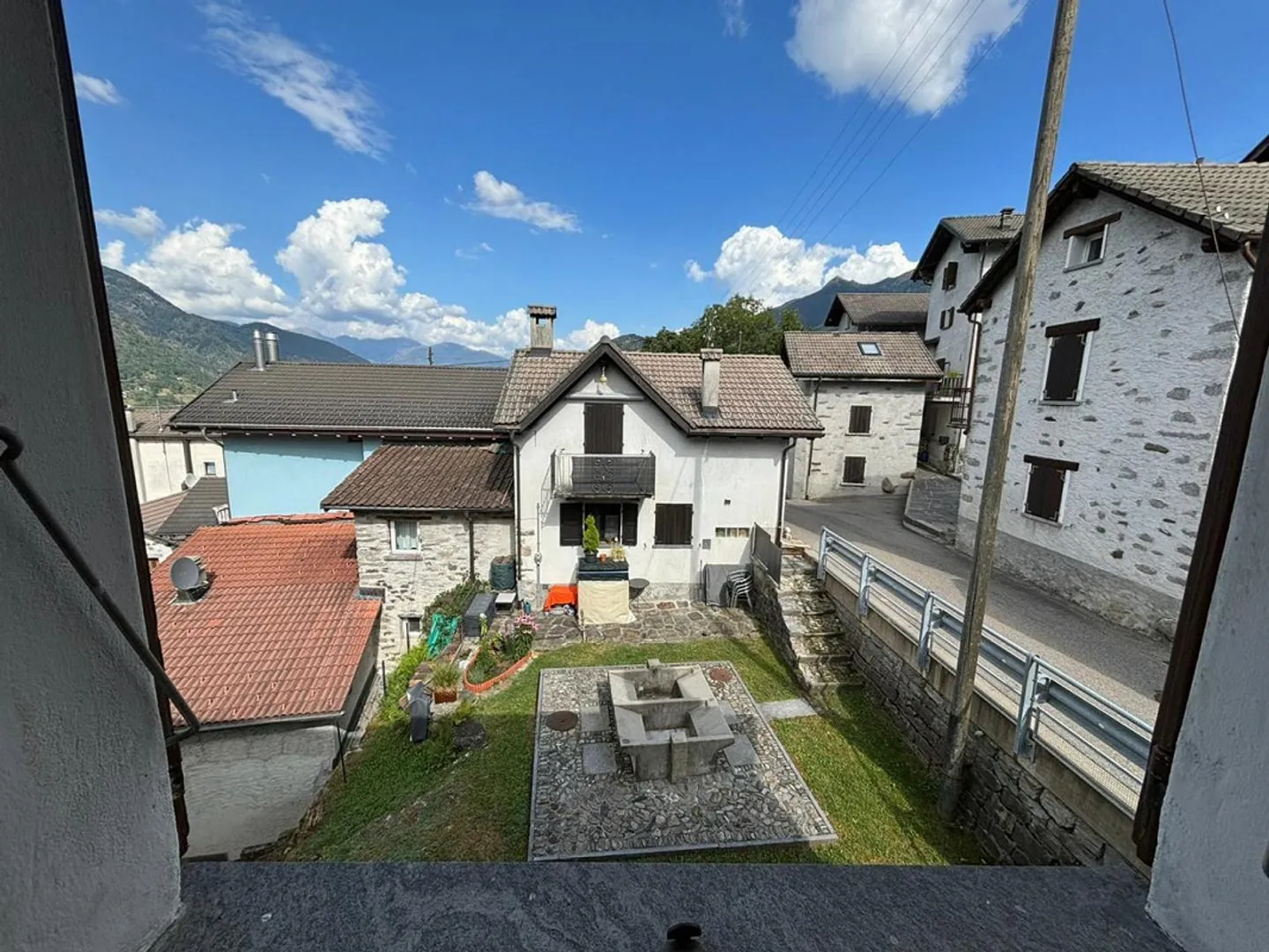 Casa di 6 1/2 locali in posizione molto tranquilla e soleggiata - Foto 14 di 17