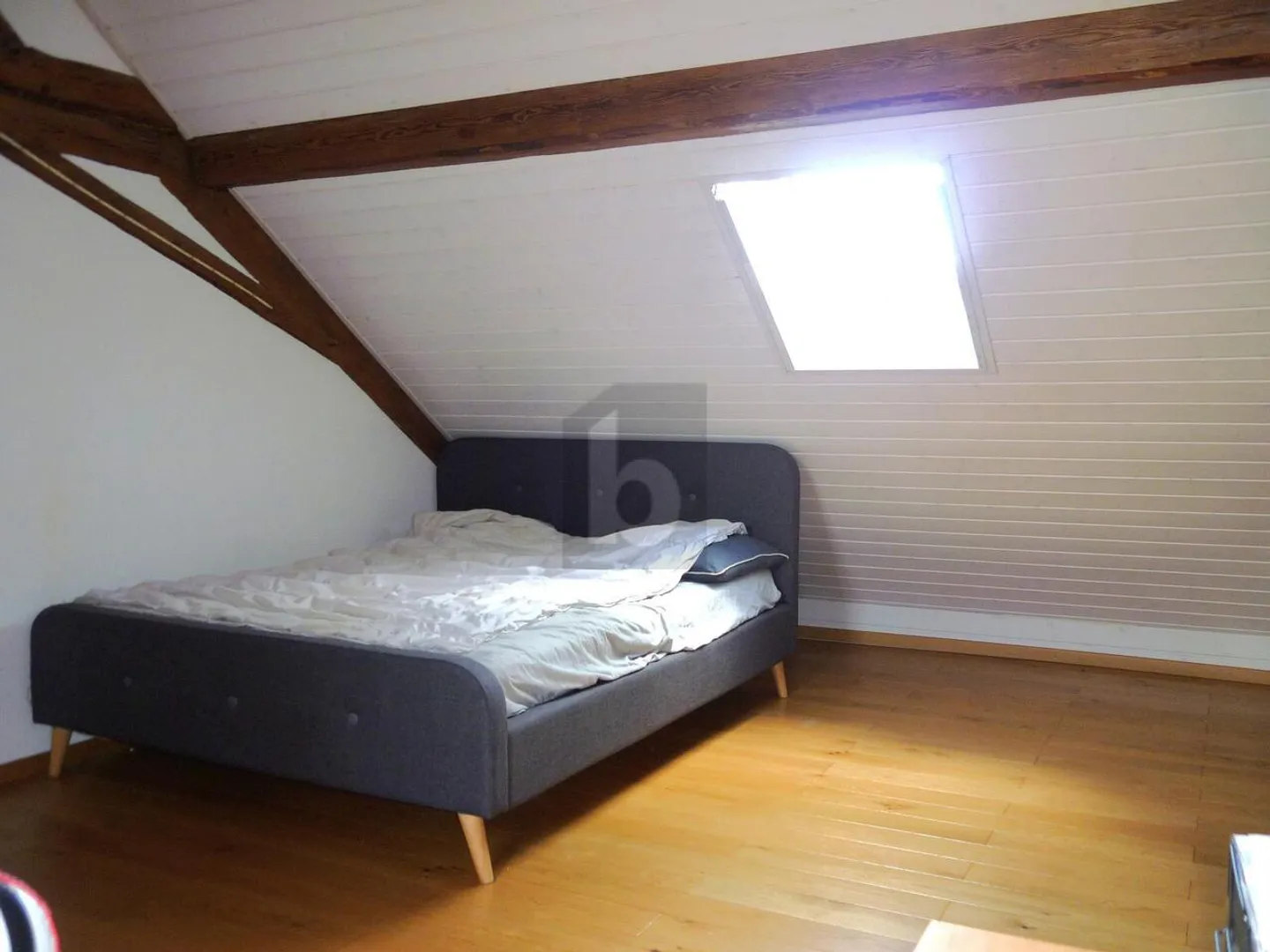 GERÄUMIG, RUHIG MIT CHARME! - Foto 4 von 6