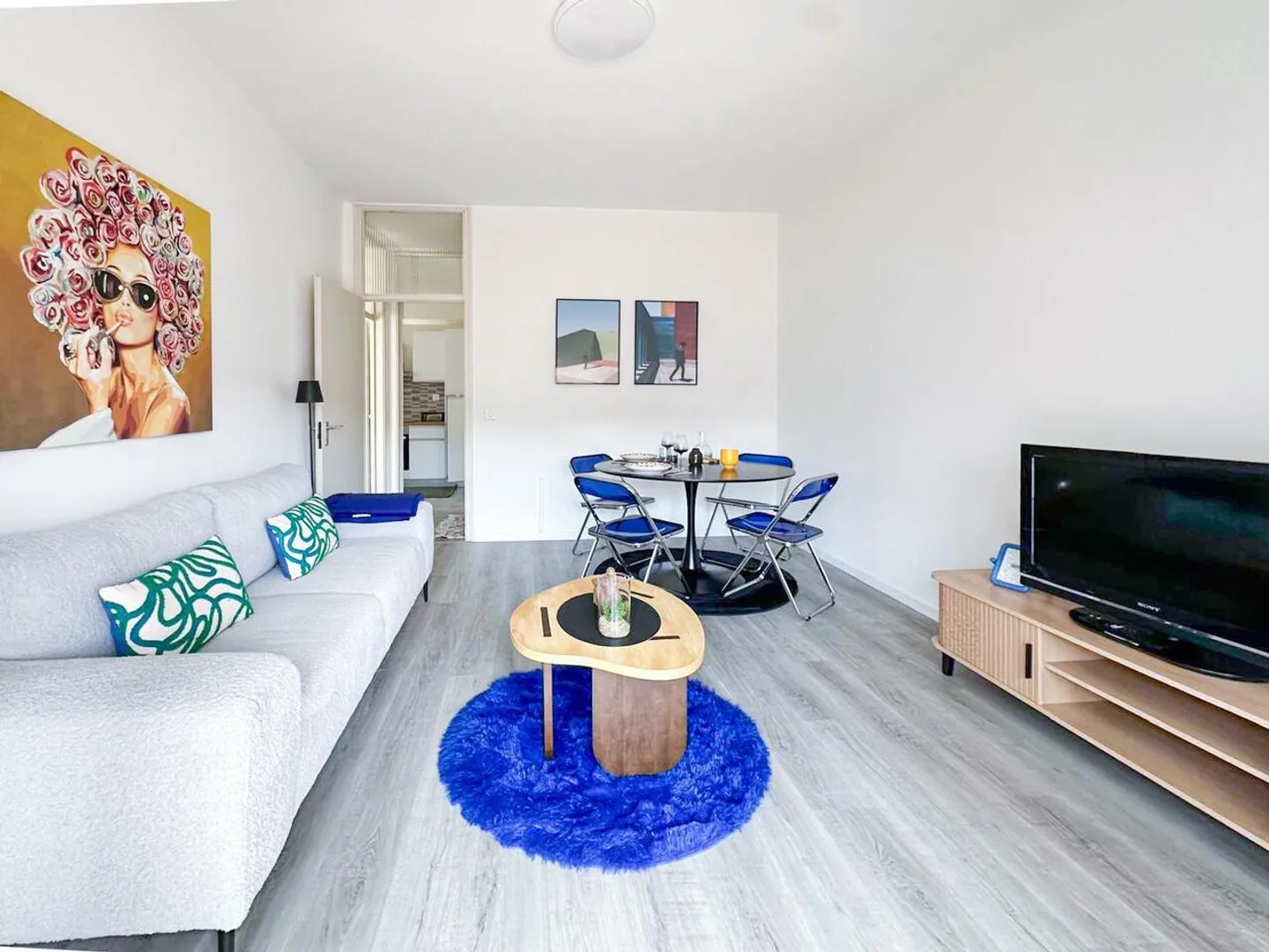 APPARTEMENT MEUBLÉ 2.5 PIÈCES À DEUX PAS DU CENTRE - Photo 3 sur 10