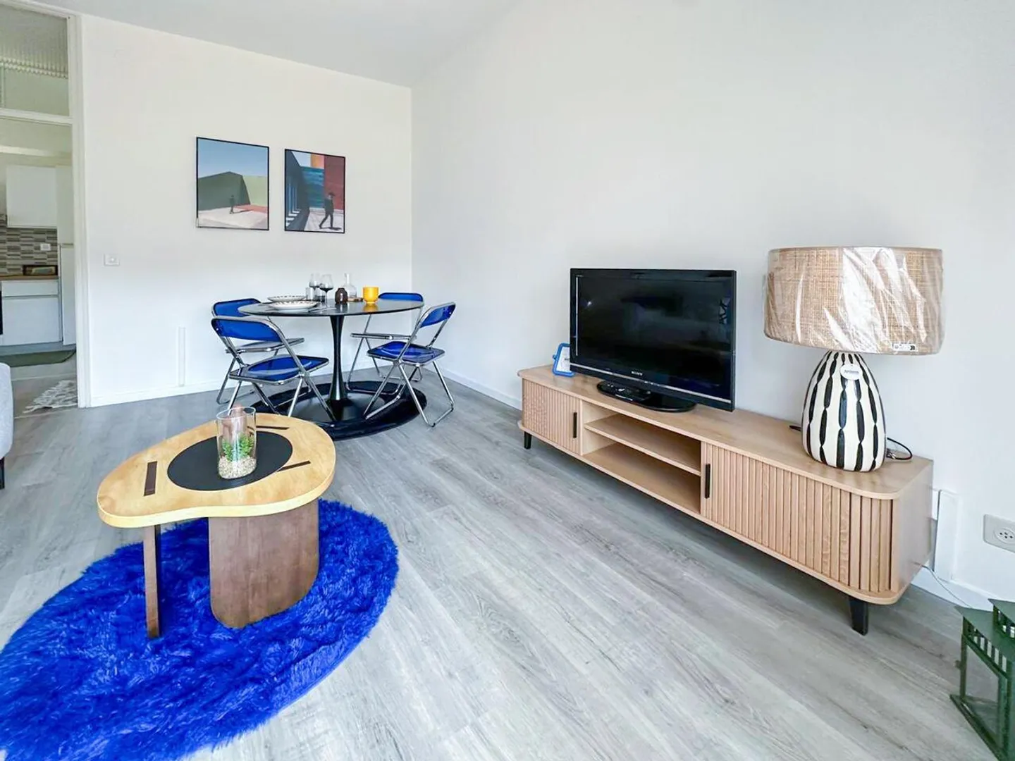 APPARTEMENT MEUBLÉ 2.5 PIÈCES À DEUX PAS DU CENTRE - Photo 4 sur 10