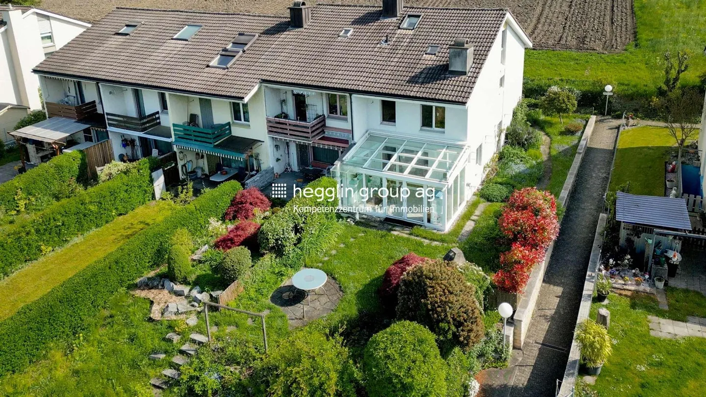 Living happiness with sunny garden included - Photo 12 of 13