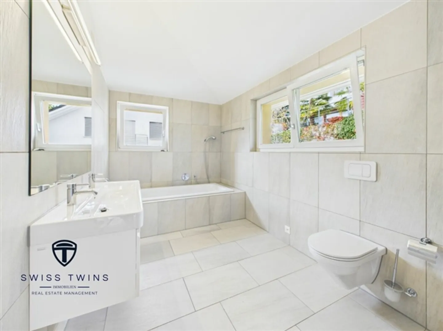 Expérience de vie généreuse et moderne avec vue imprenable sur Sonnenberg - Photo 10 sur 20