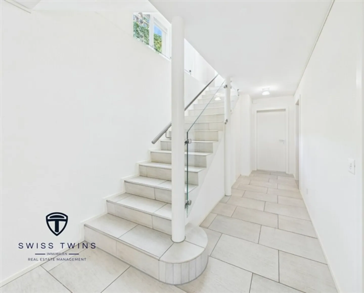 Expérience de vie généreuse et moderne avec vue imprenable sur Sonnenberg - Photo 14 sur 20