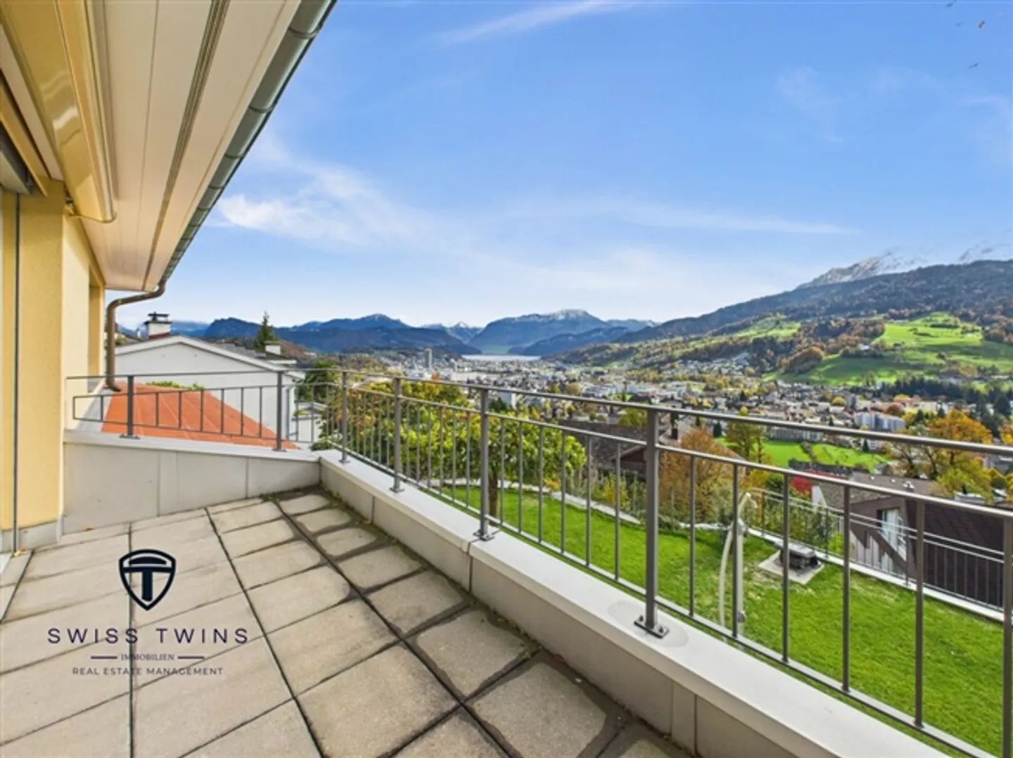 Expérience de vie généreuse et moderne avec vue imprenable sur Sonnenberg - Photo 19 sur 20