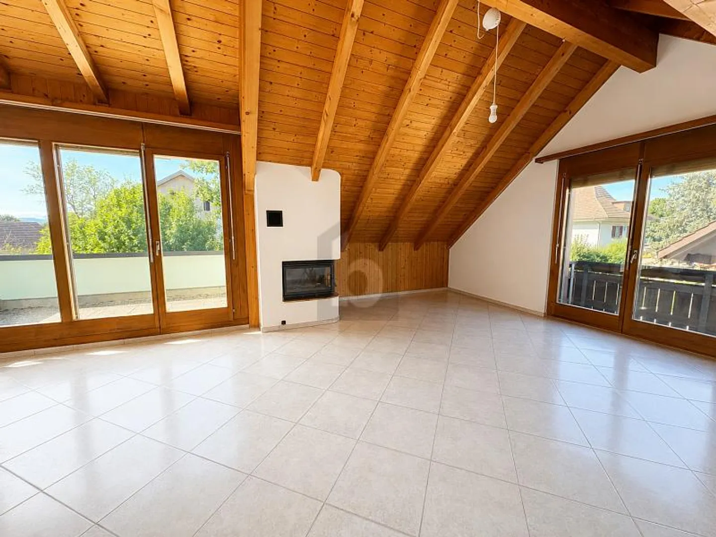 Geräumige Maisonette mit Balkonen - Foto 1 von 6