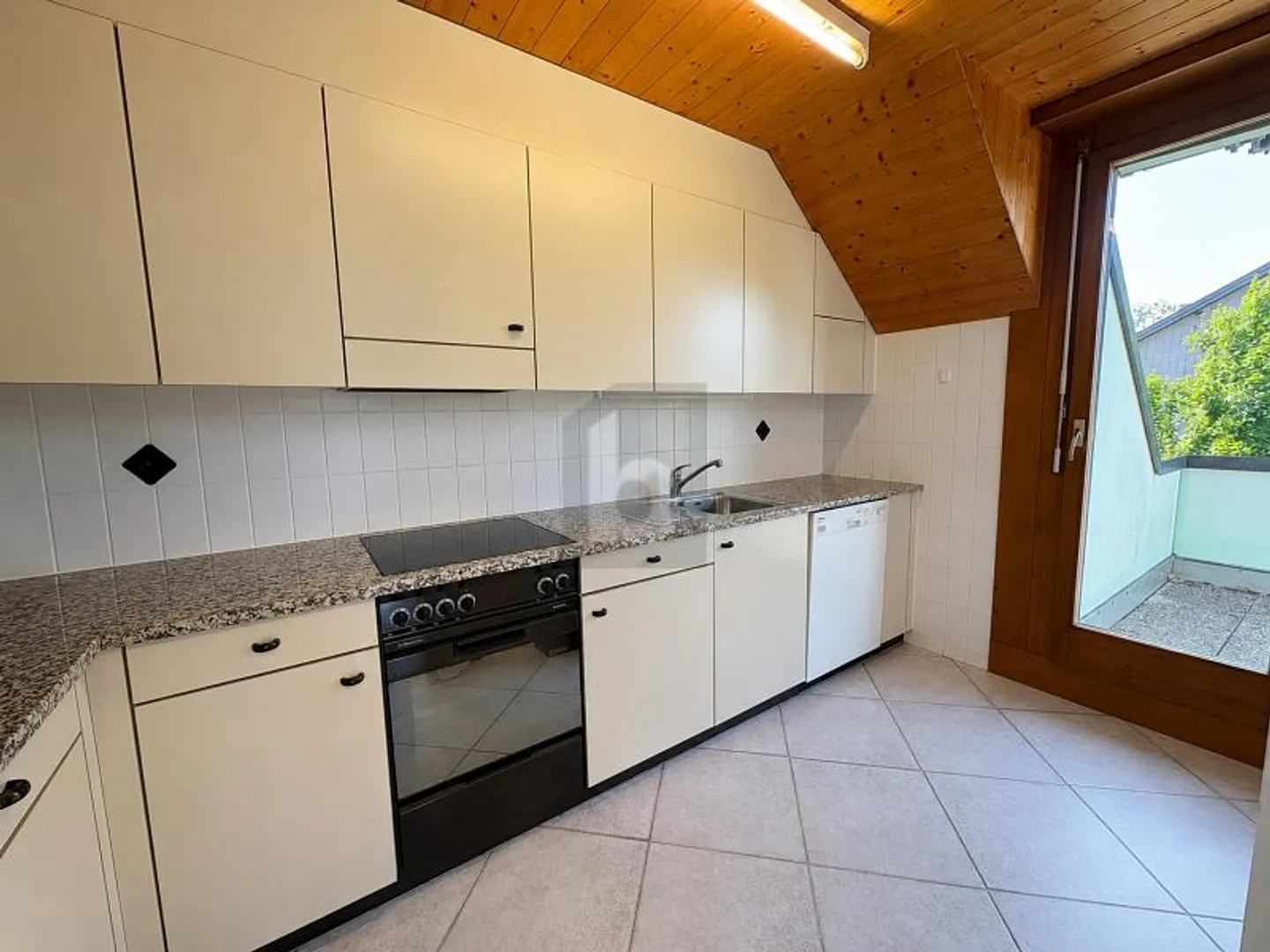 Geräumige Maisonette mit Balkonen - Foto 2 von 6