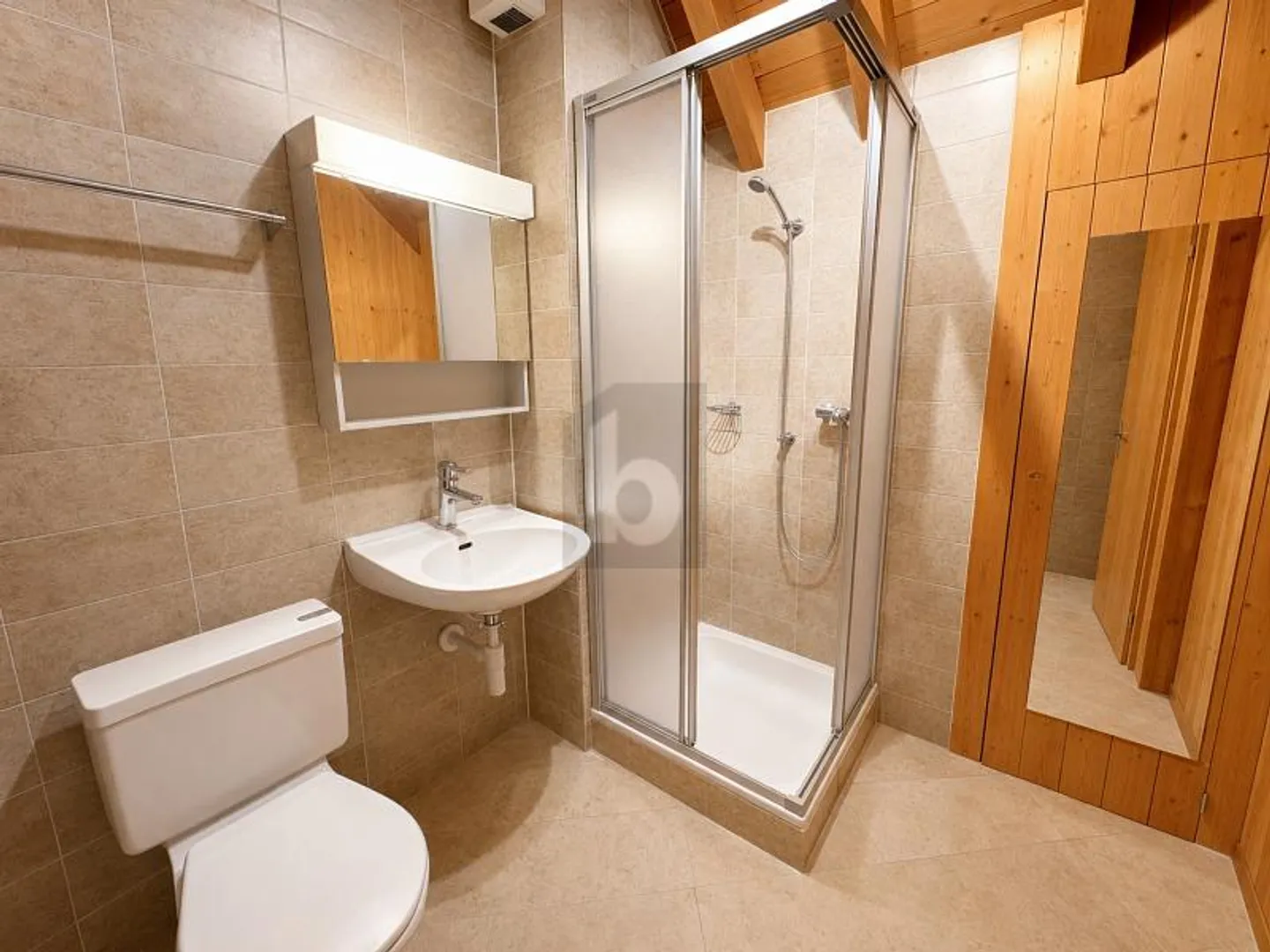Geräumige Maisonette mit Balkonen - Foto 3 von 6