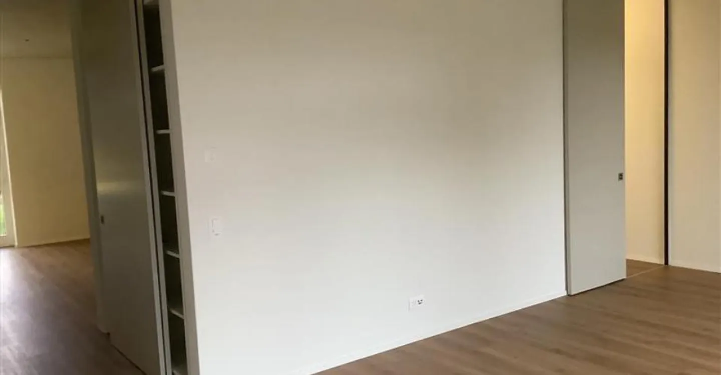 Appartement 2,5 pièces avec coin salon confortable - Photo 3 sur 5
