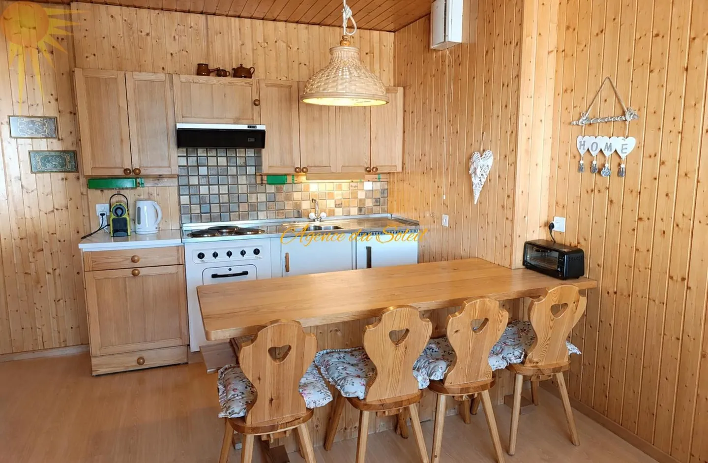 Charming Chalet-Style Apartment - Photo 4 of 11