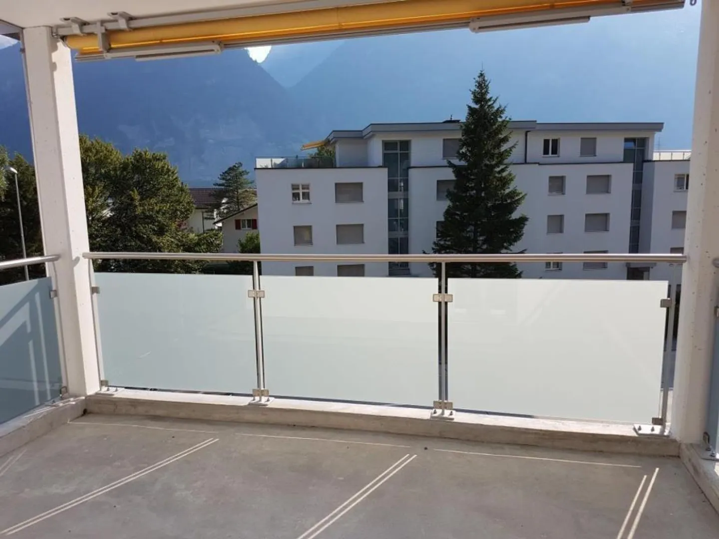 Appartamento accogliente con 4 stanze e grande balcone - Foto 8 di 9