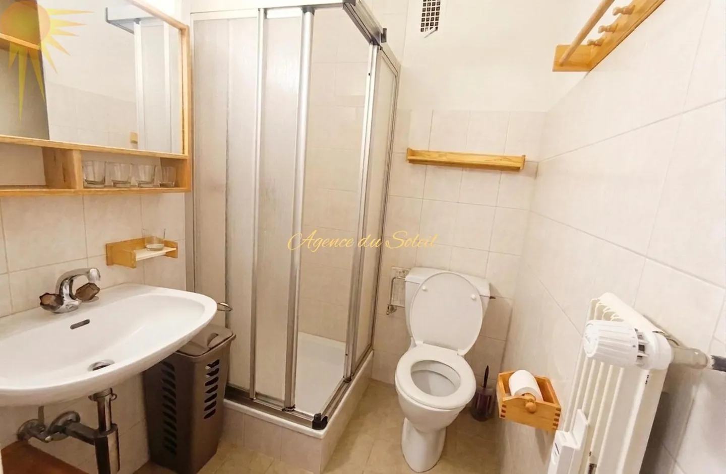 Charming Chalet-Style Apartment - Photo 8 of 11