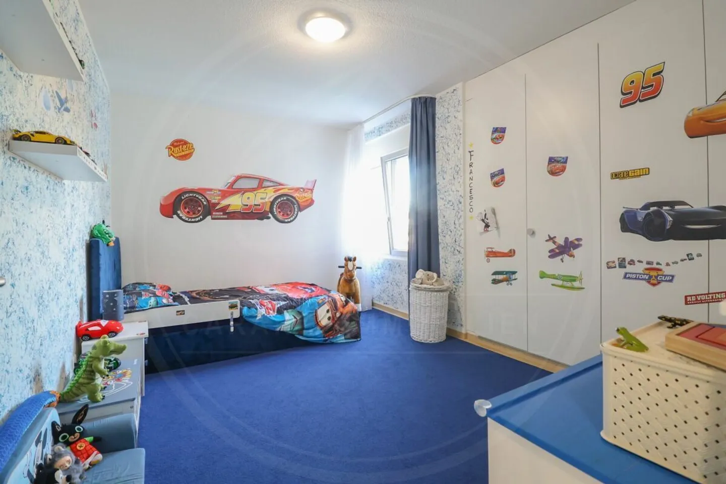 Grosszügige neue 1½-Zimmer-Dachwohnung mit Charme! - Foto 3 von 13