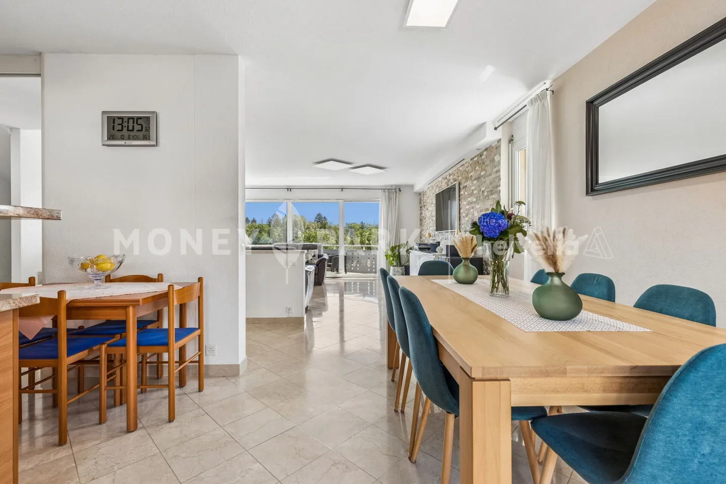 Family villa with swimming pool in Boussens - Photo 4 of 14