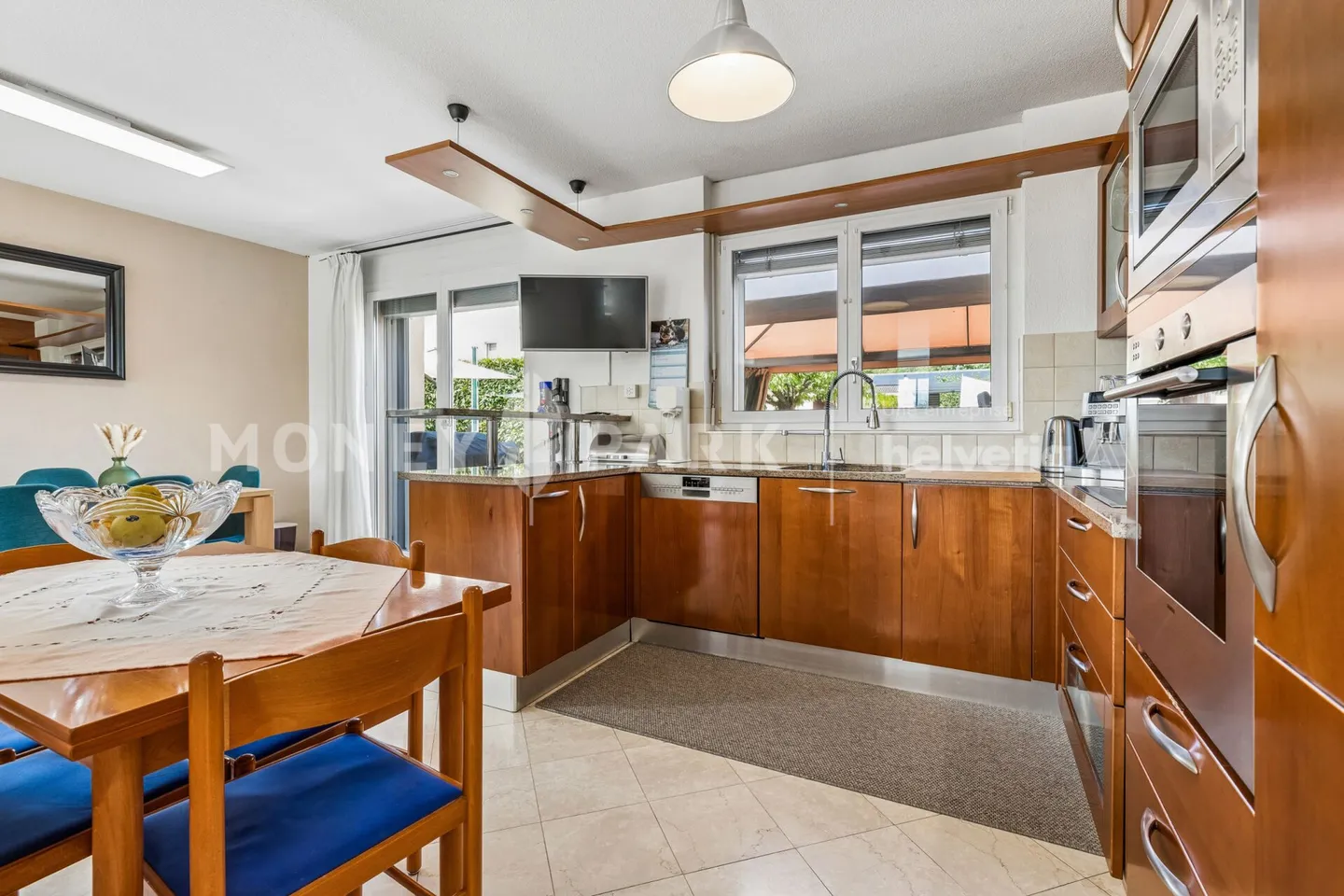 Family villa with swimming pool in Boussens - Photo 5 of 14
