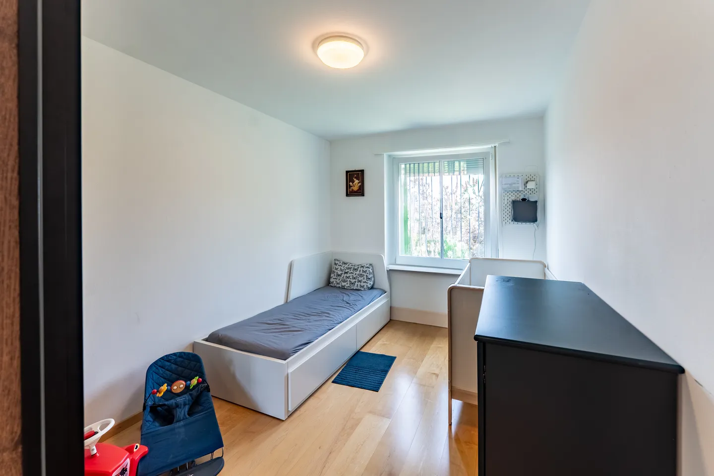 Modernisierte 4.5-Zimmer-Wohnung mit traumhaftem See- und Bergblick - Foto 8 di 19