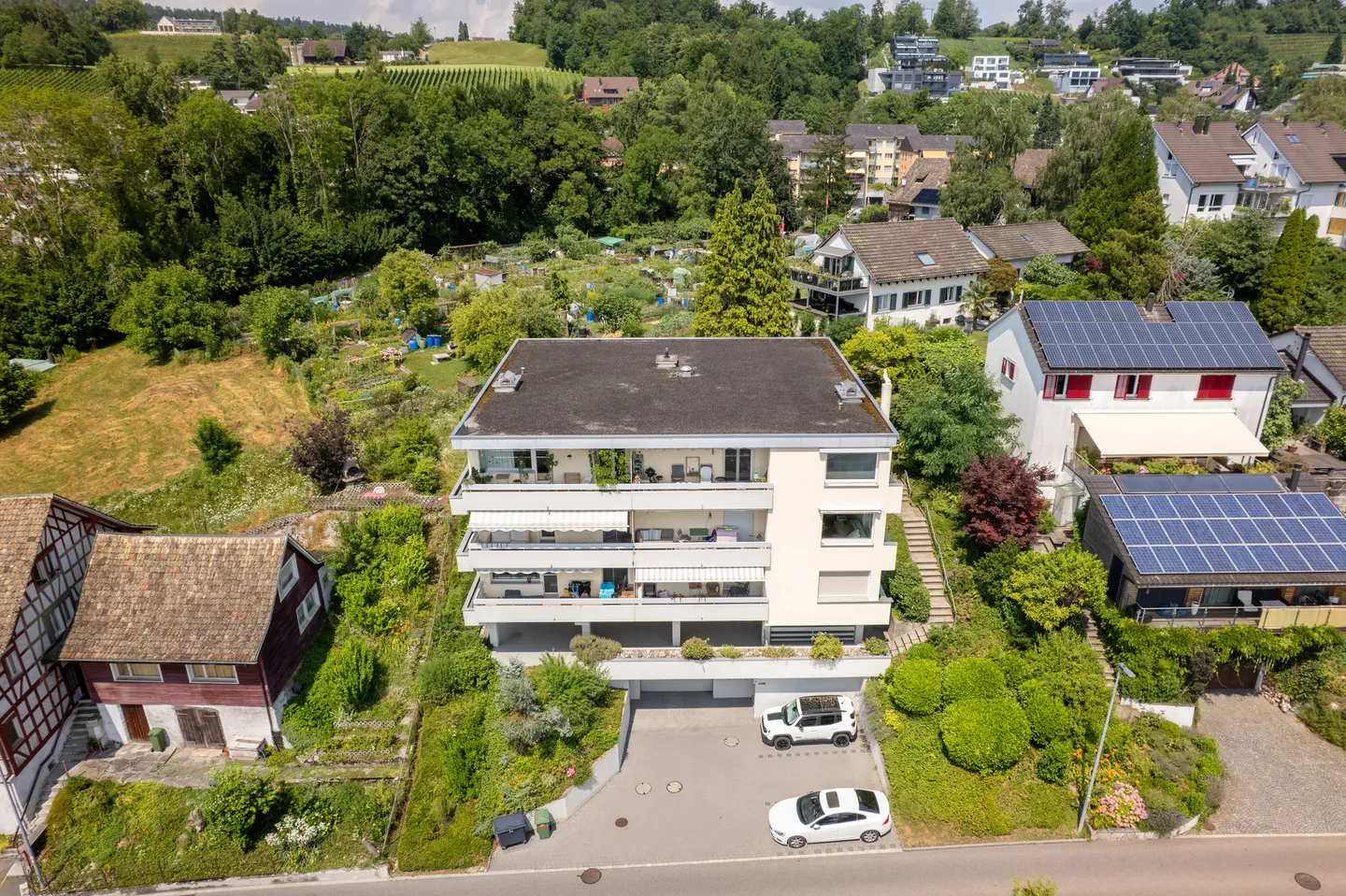 Modernisierte 4.5-Zimmer-Wohnung mit traumhaftem See- und Bergblick - Foto 15 di 19