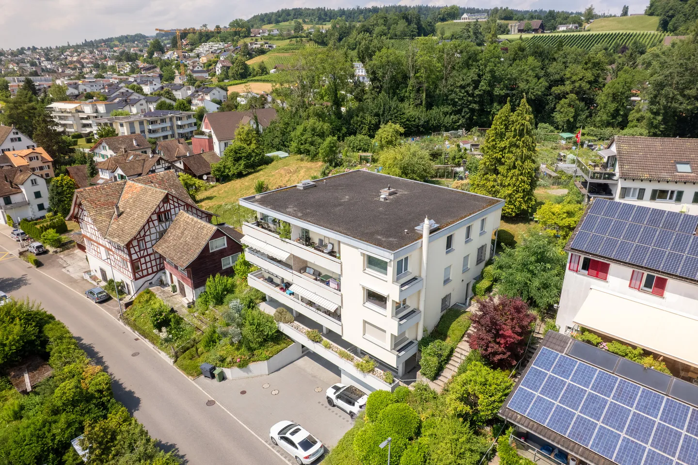 Modernisierte 4.5-Zimmer-Wohnung mit traumhaftem See- und Bergblick - Foto 16 di 19