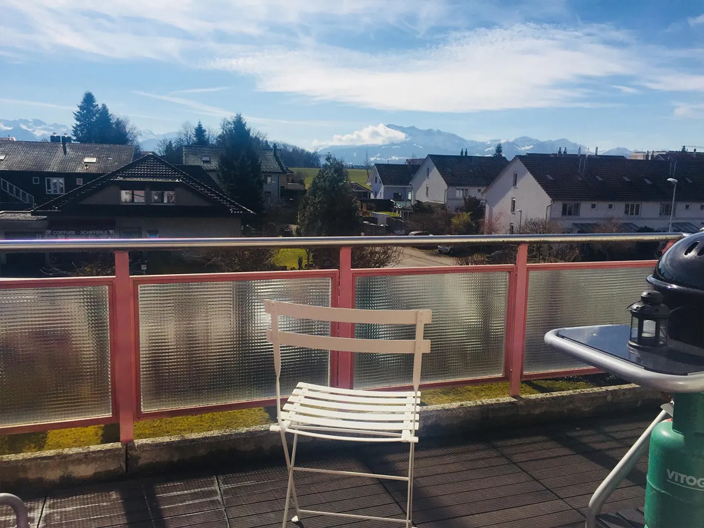 Appartement ensoleillé et calme avec vue sur les montagnes - Photo 3 sur 15