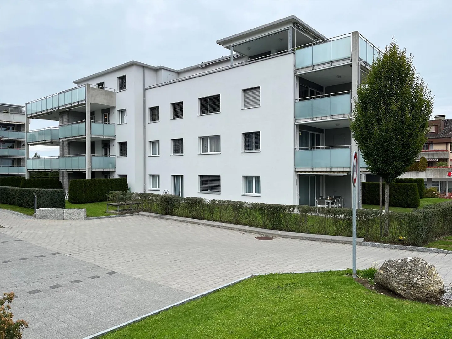 Like-new 4.5 room apartment - Photo 1 of 10