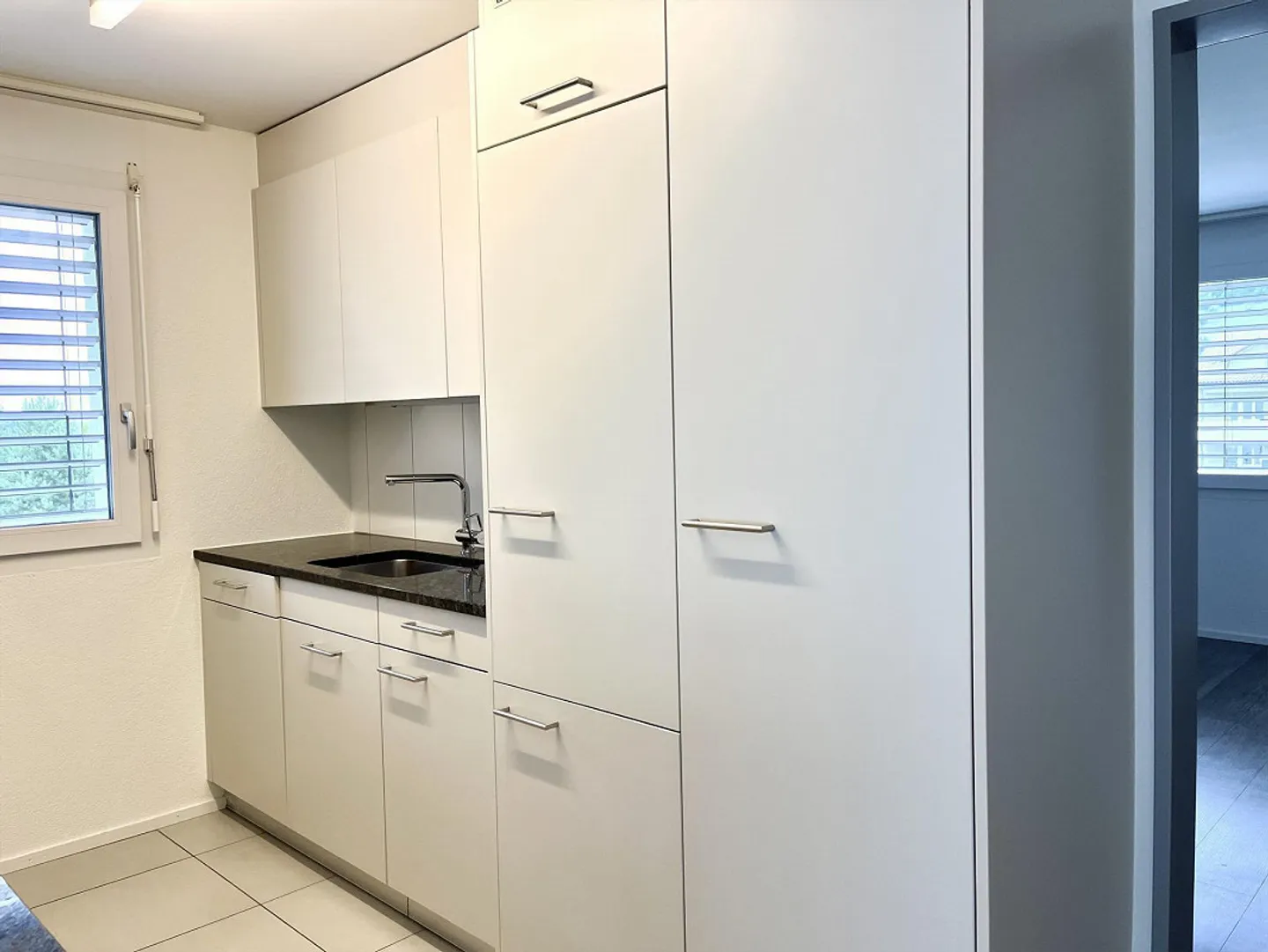 Like-new 4.5 room apartment - Photo 4 of 10