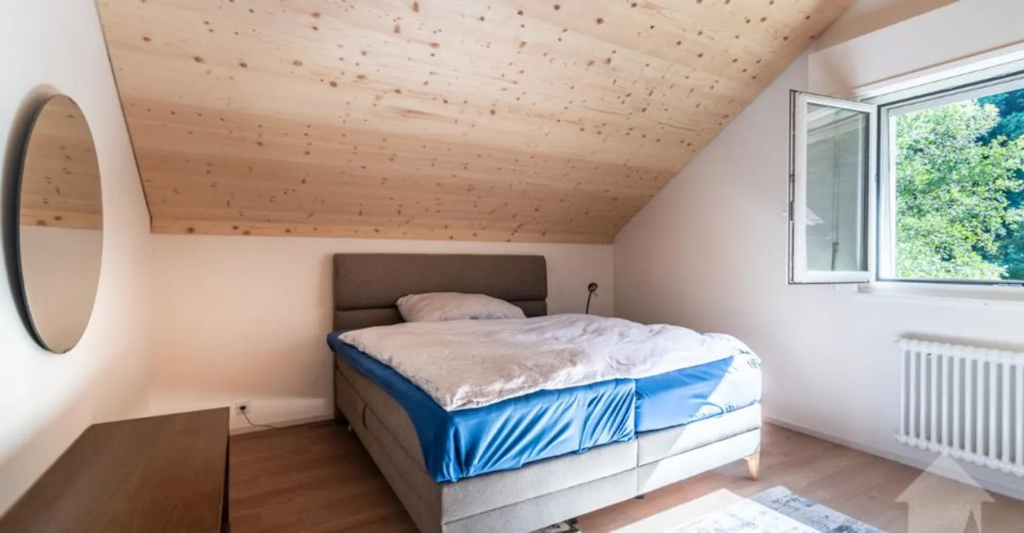 Choëx, duplex de 5.5 pces dans les combles - Photo 4 sur 12