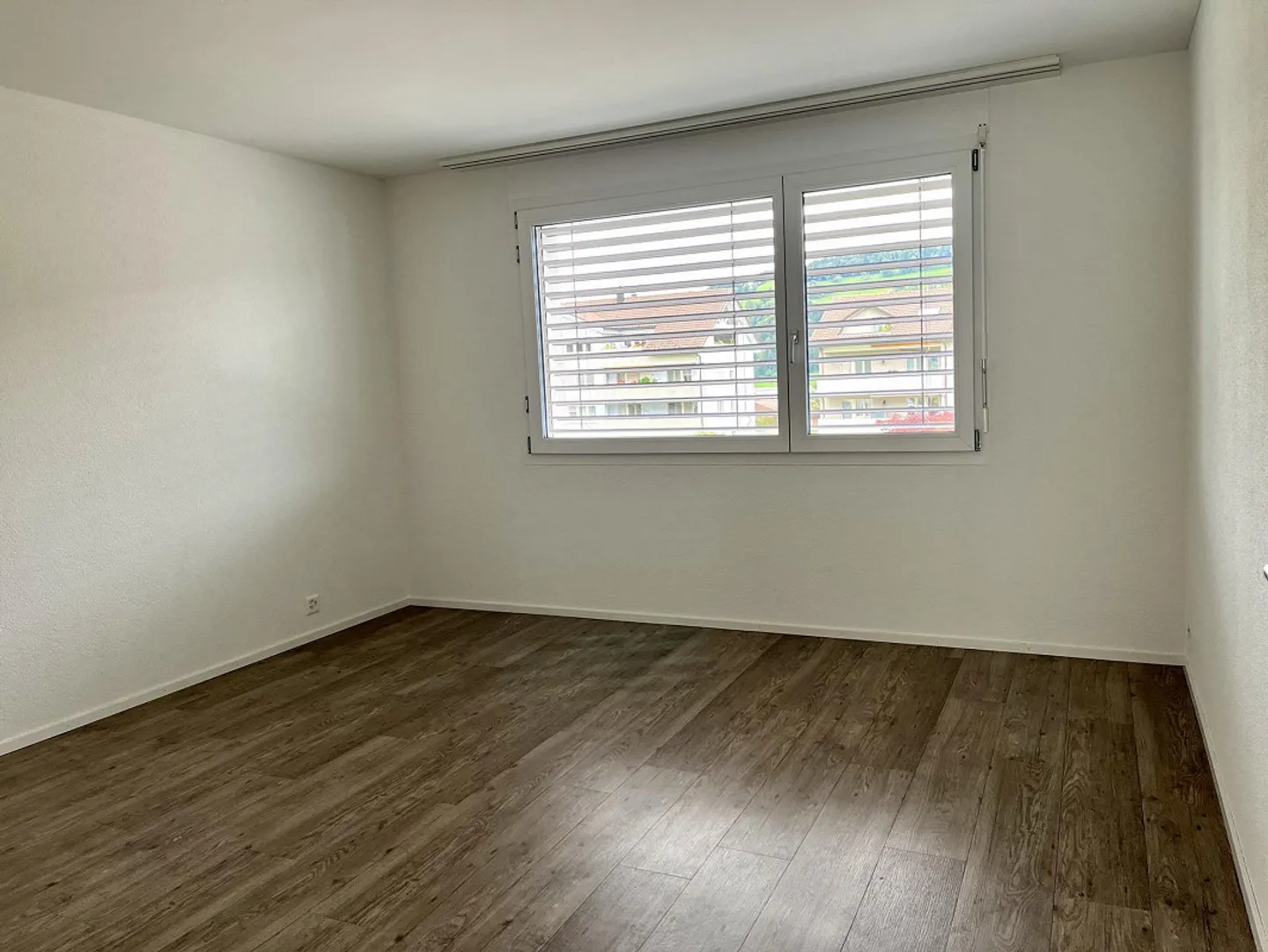 Like-new 4.5 room apartment - Photo 6 of 10