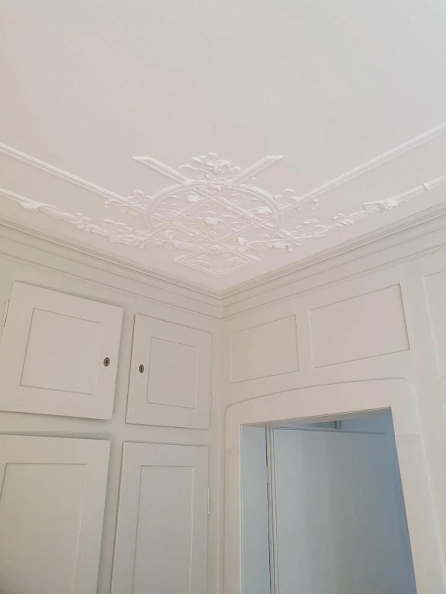 attractive Art Nouveau apartment - Photo 3 of 12
