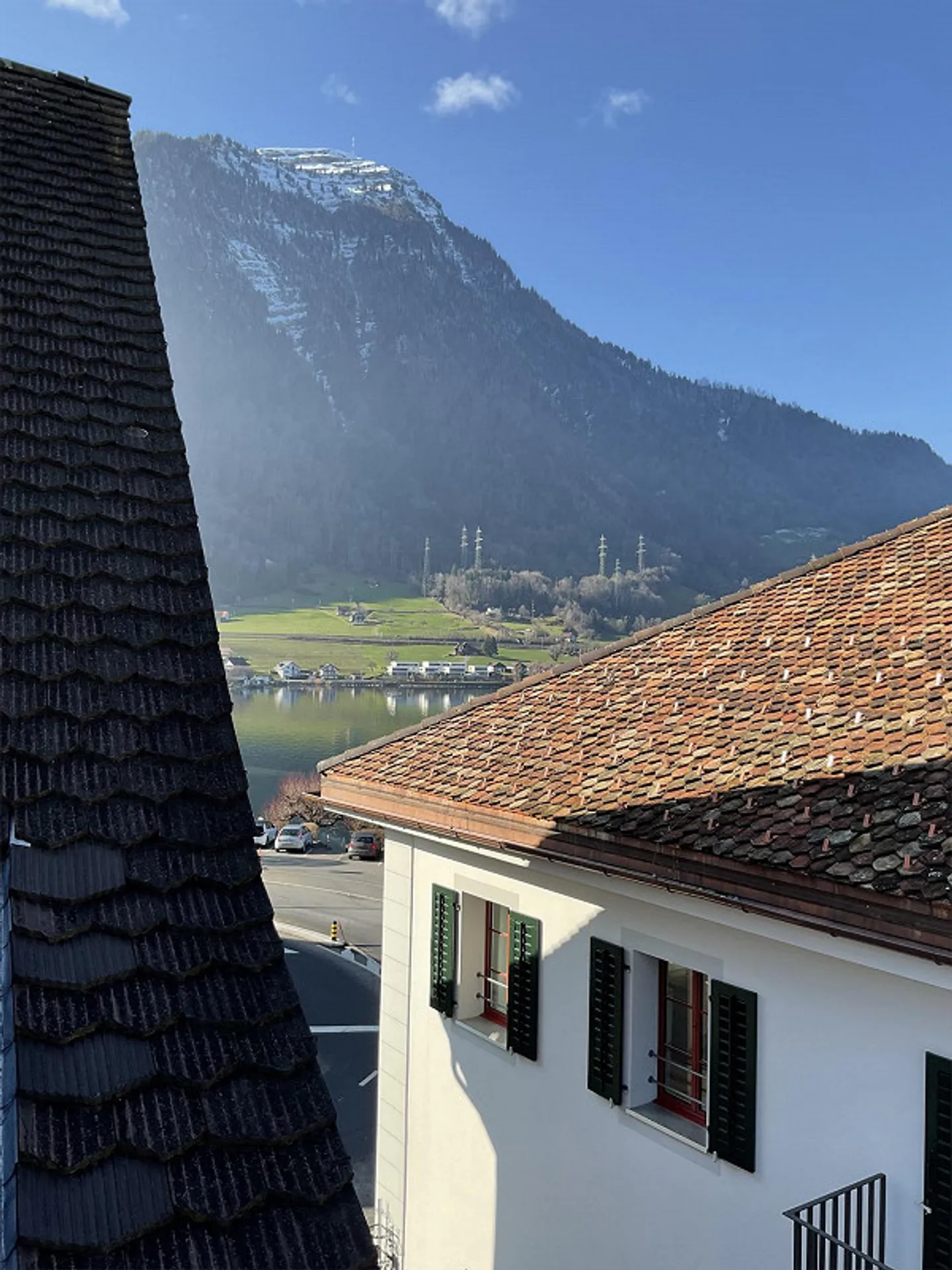 Appartement Charmant avec Terrasse - Photo 3 sur 4